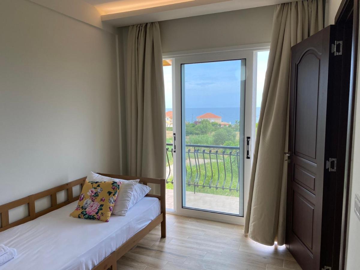 Porto Giardino Kypseli